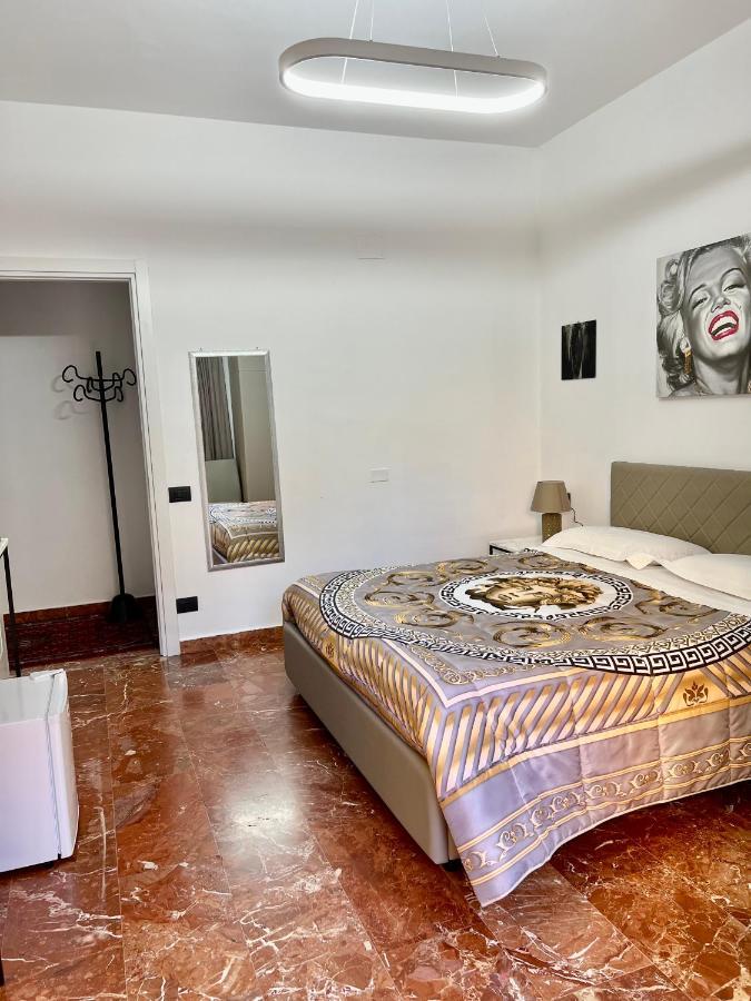 Rooms lungomare Crotone Exterior foto
